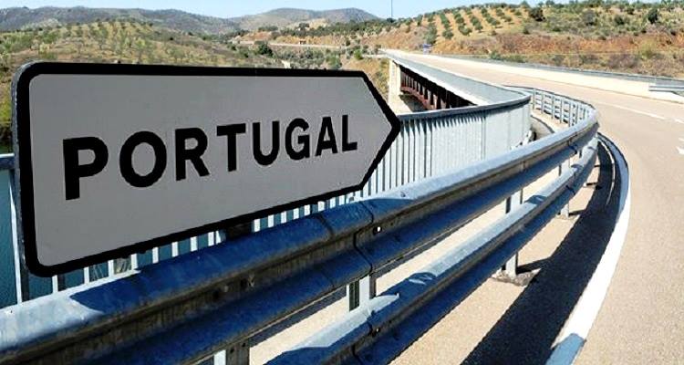 FÉRIAS | Governo desaconselha férias fora da Europa e de preferência em Portugal