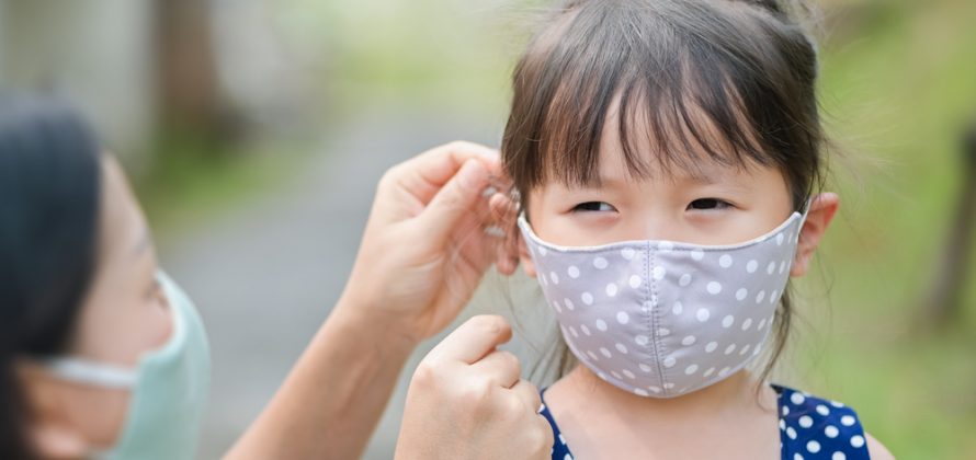 COVID-19 | Crianças com 10 anos obrigadas a usar máscara